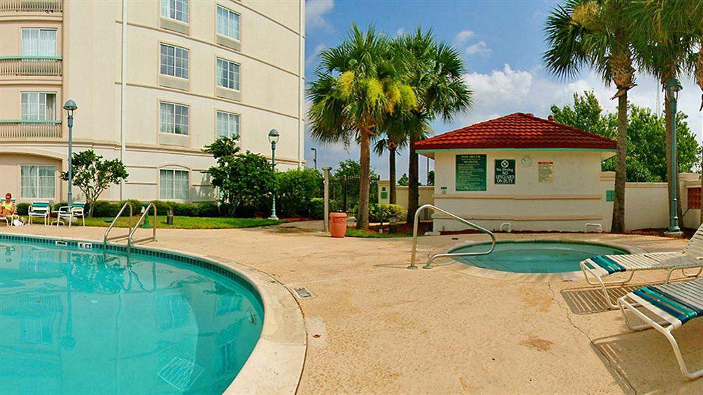 La Quinta By Wyndham Orlando Ucf Hotel Exterior photo