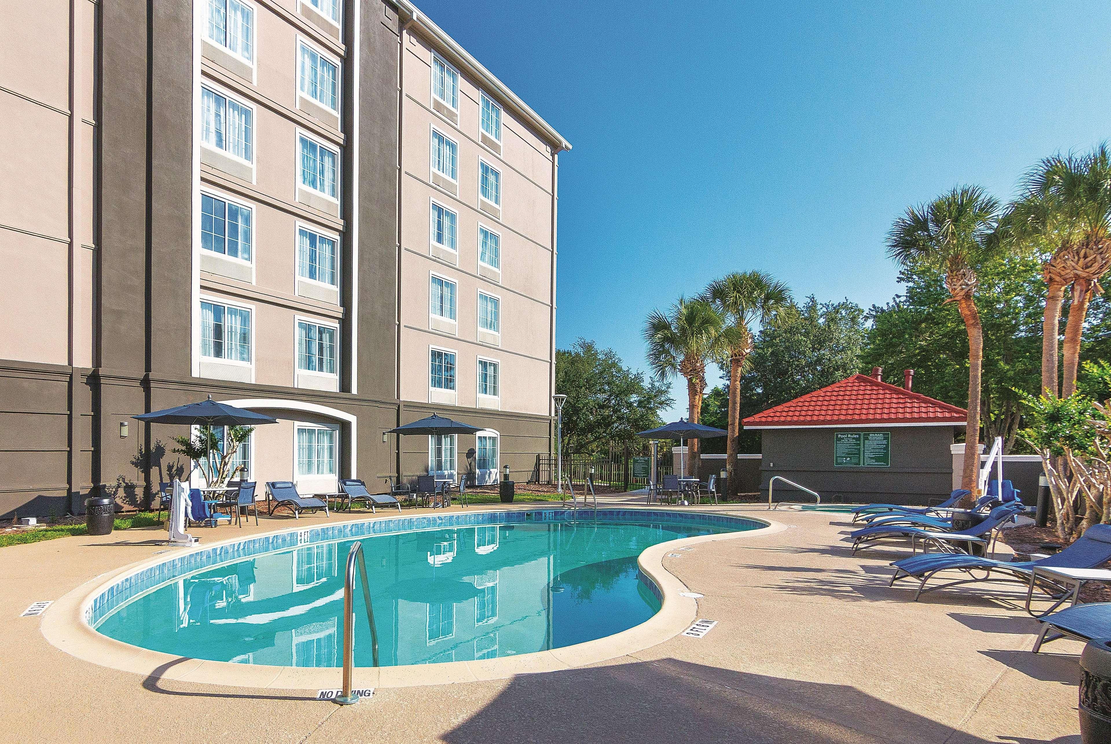 La Quinta By Wyndham Orlando Ucf Hotel Exterior photo