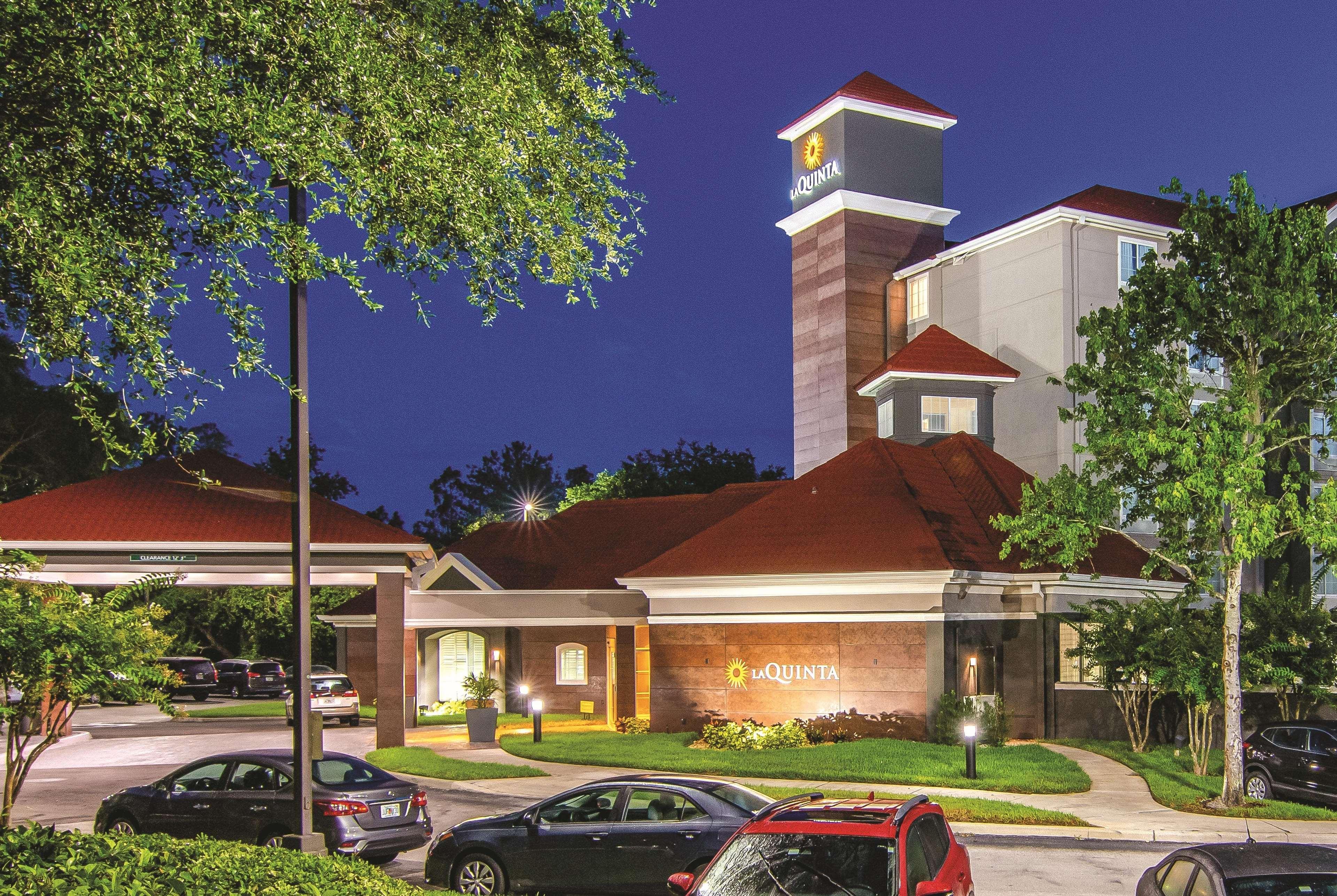 La Quinta By Wyndham Orlando Ucf Hotel Exterior photo