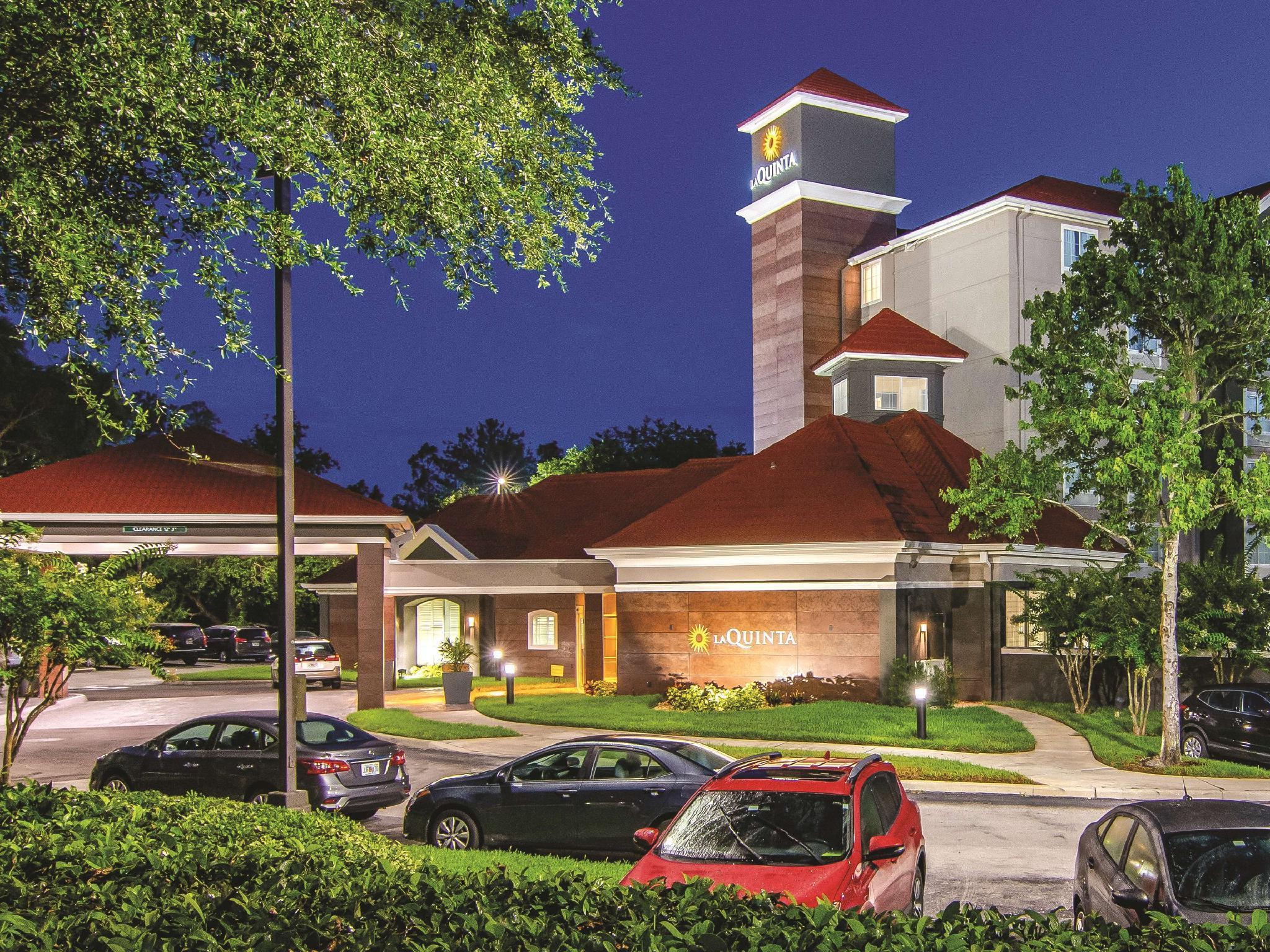 La Quinta By Wyndham Orlando Ucf Hotel Exterior photo